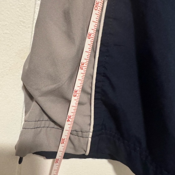 NIKE BOYS WIND PANTS SIZE 14-16 used like a new - Picture 3 of 12